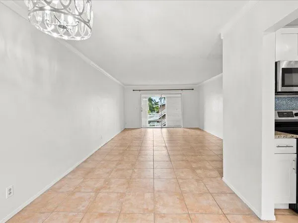 $1,700 | 700 Layne Boulevard, Unit 316, Hallandale Beach, FL 33009