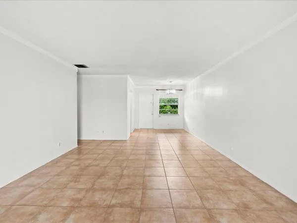 $1,700 | 700 Layne Boulevard, Unit 316, Hallandale Beach, FL 33009