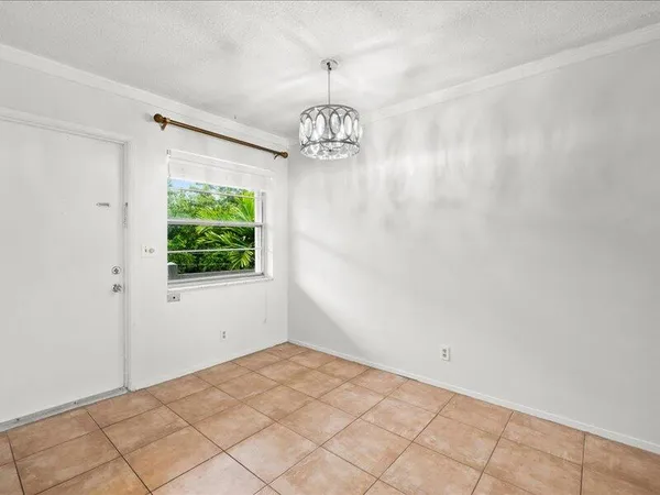 $1,700 | 700 Layne Boulevard, Unit 316, Hallandale Beach, FL 33009