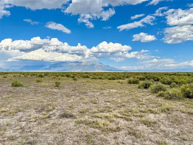 a close view of a shower in the wall