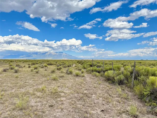 a view of an outdoor space and a yard