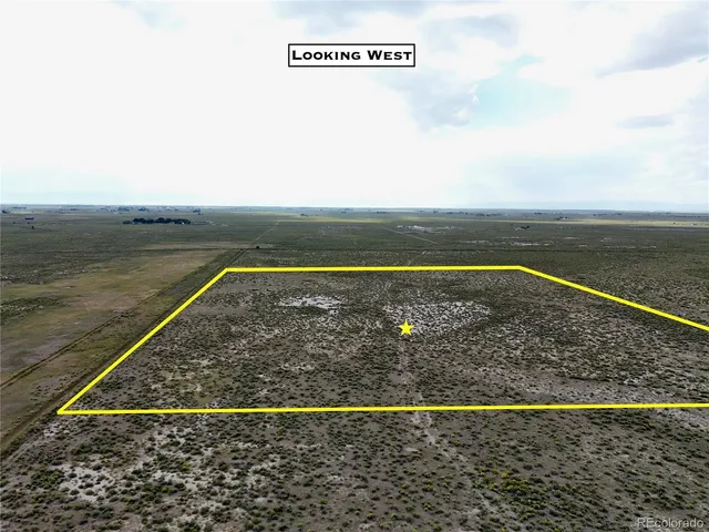 a view of an outdoor space