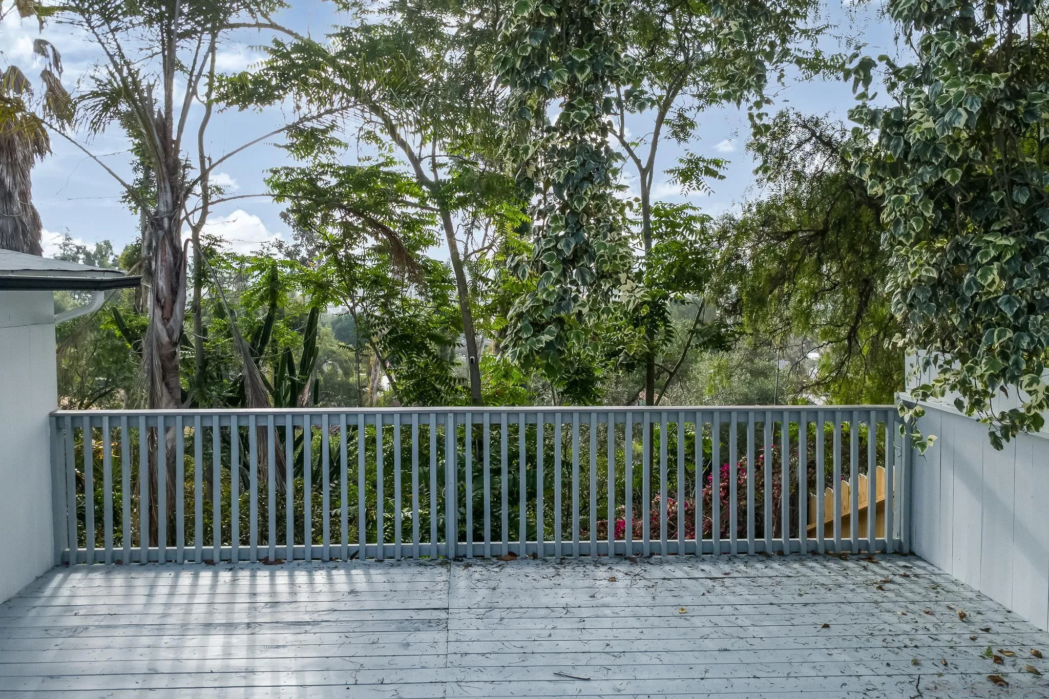 678 Robby Way Fallbrook, CA 92028 - Photo 31 of 36 a side view of a fence