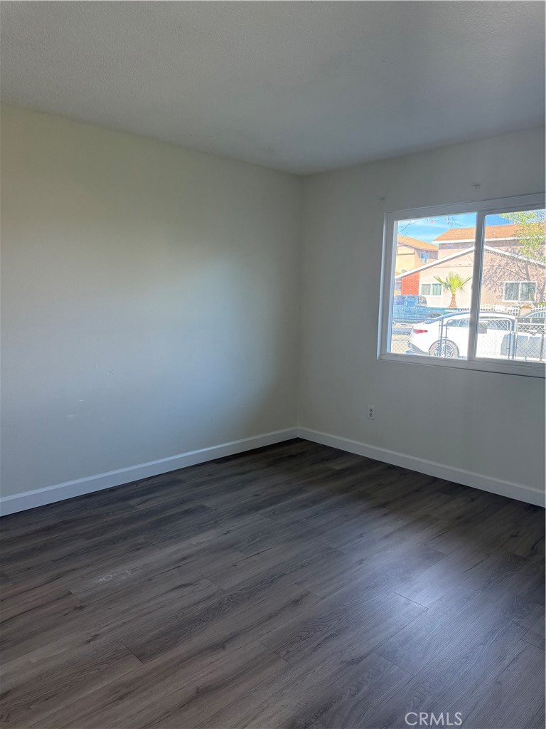 558 South Benjamin Street Rialto, CA 92376 - Photo 17 of 25