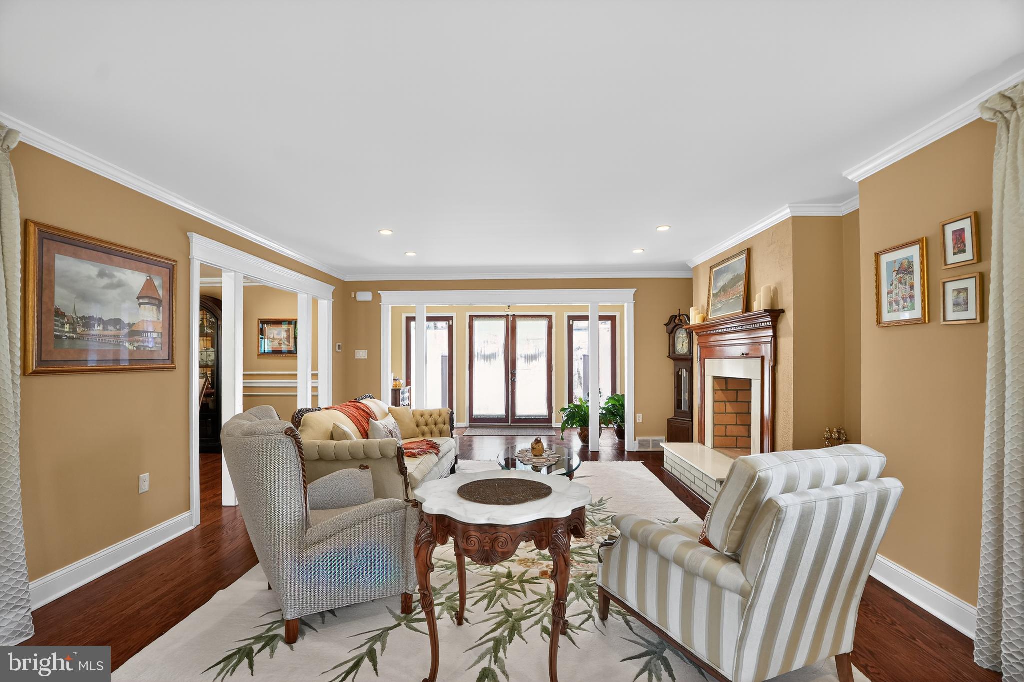 1013 Glen Road Wallingford, PA 19086 - Photo 20 of 45 a living room with furniture and a large window