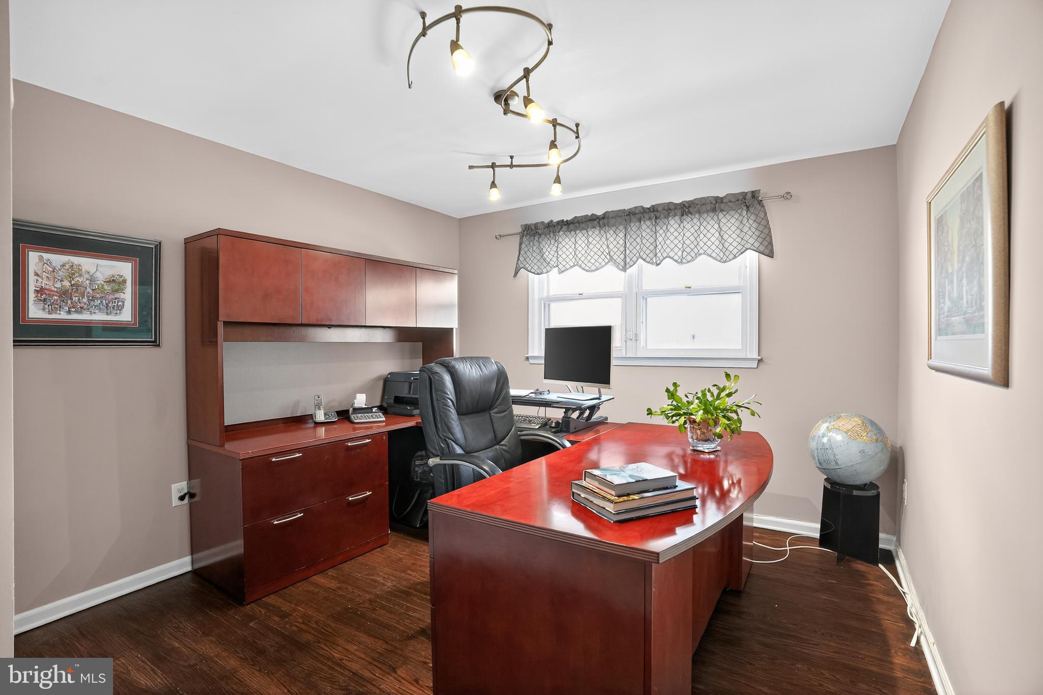 1013 Glen Road Wallingford, PA 19086 - Photo 44 of 45 a living room with furniture and a flat screen tv