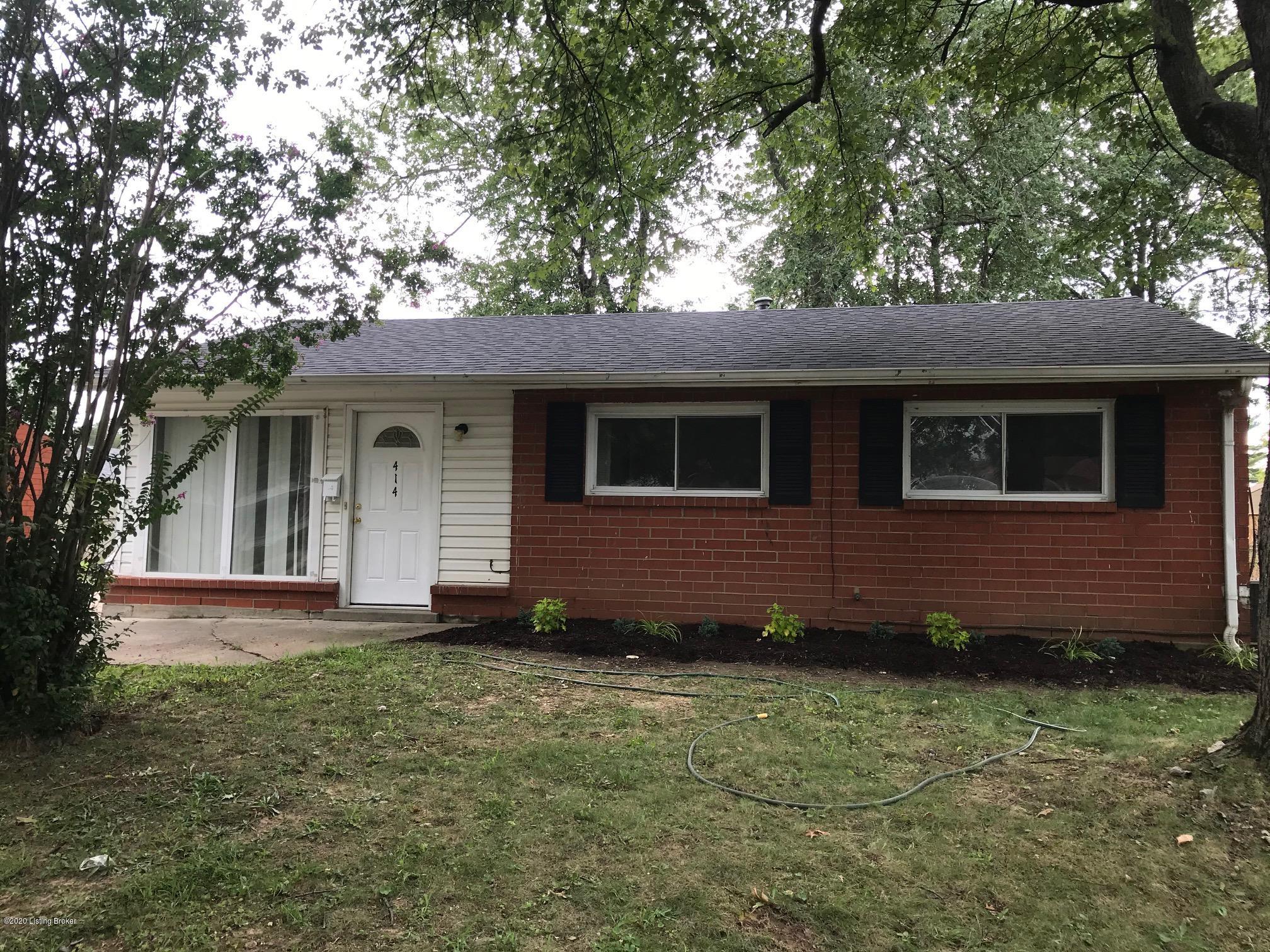 414 Mac Brae Road Louisville, KY 40214 - Photo 2 of 35 IMG_2287 (002)