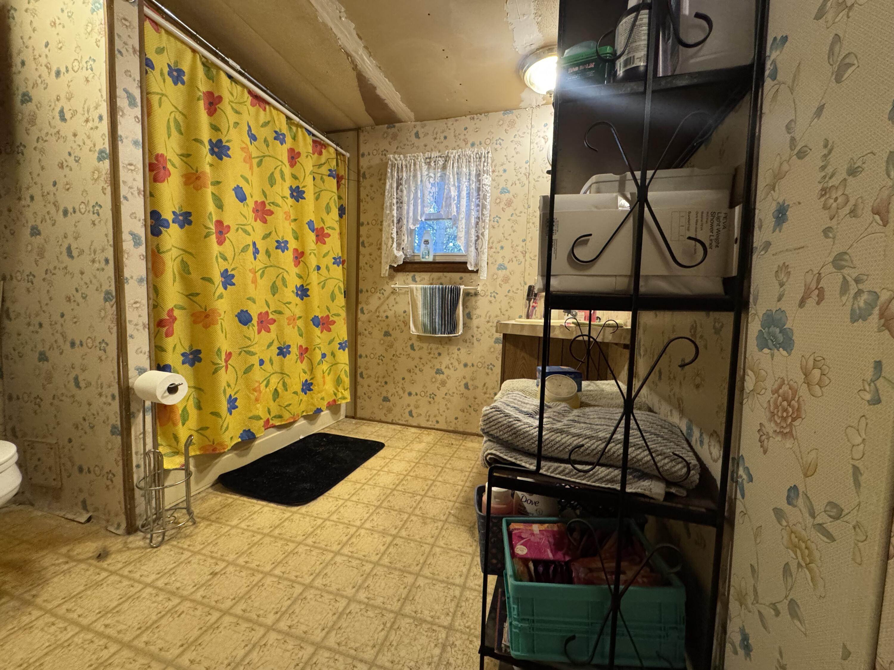 304 Windsor Road Chelsea, ME 04330 - Photo 8 of 13 Full bathroom with tub/shower combo