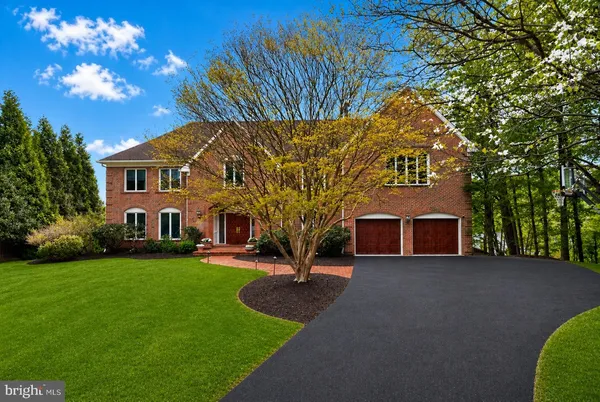$2,150,000 | 8601 Split Oak Circle, Bethesda, MD 20817