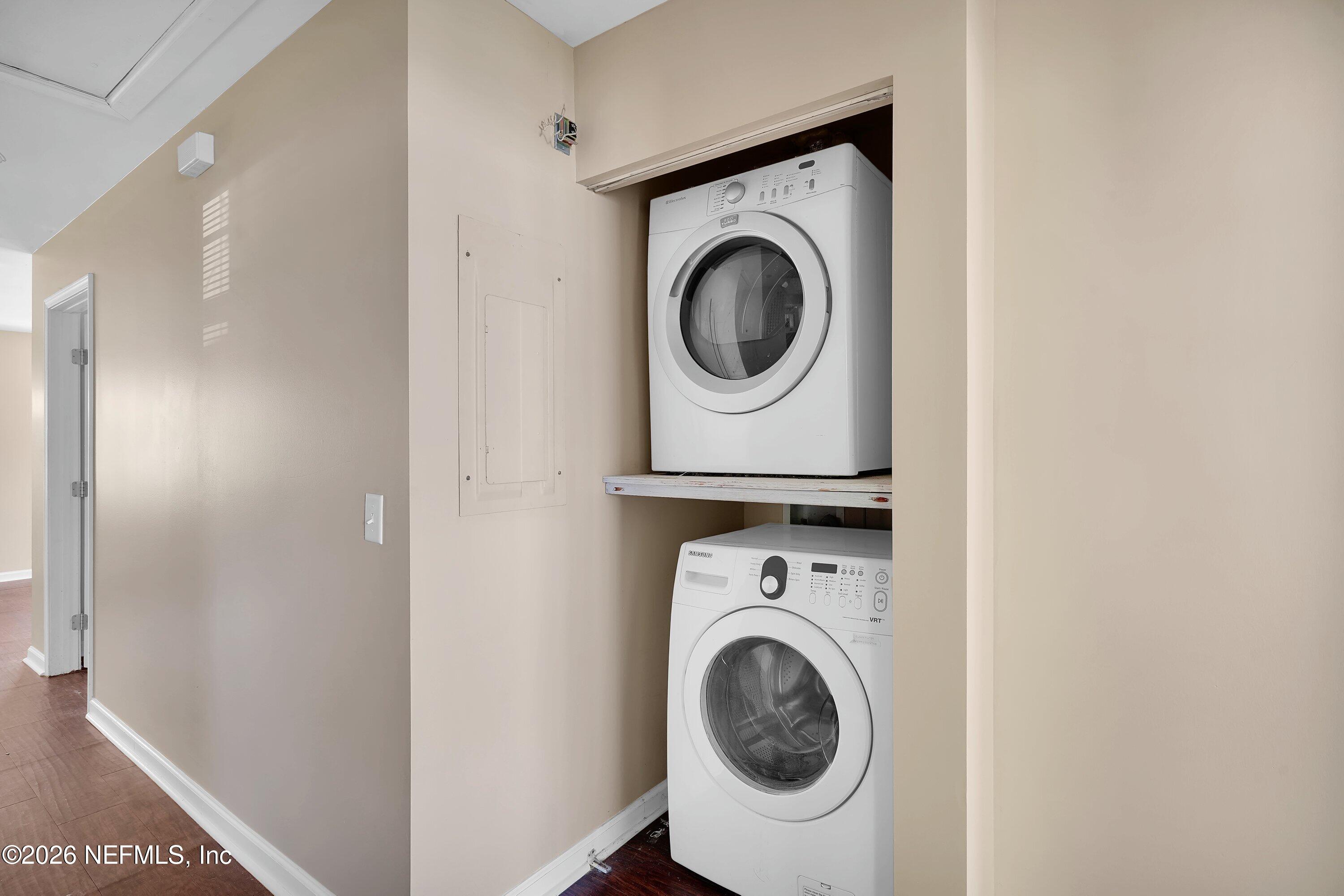 3532 Fleet Street Jacksonville, FL 32207 - Photo 13 of 15 Washer and dryer