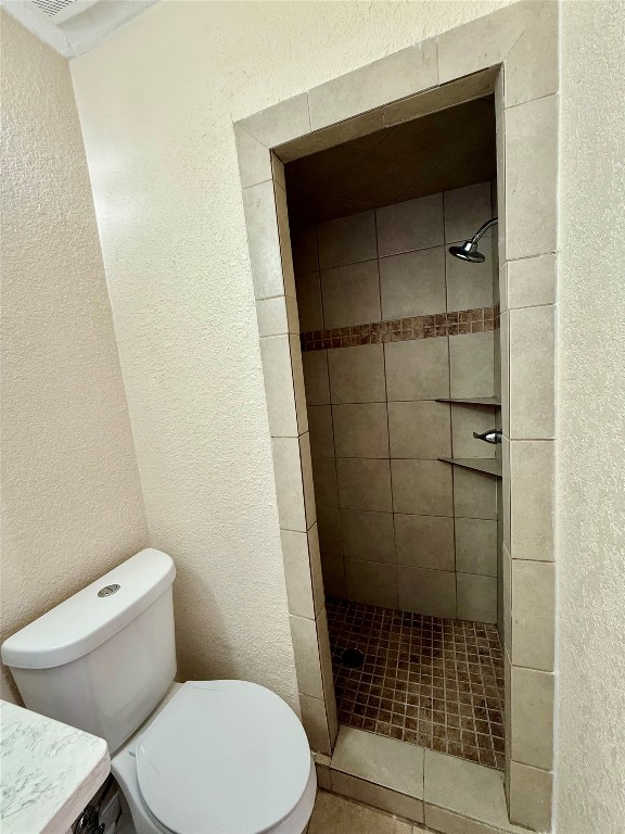 8414 Rinn Street Houston, TX 77078 - Photo 11 of 16 Primary bathroom