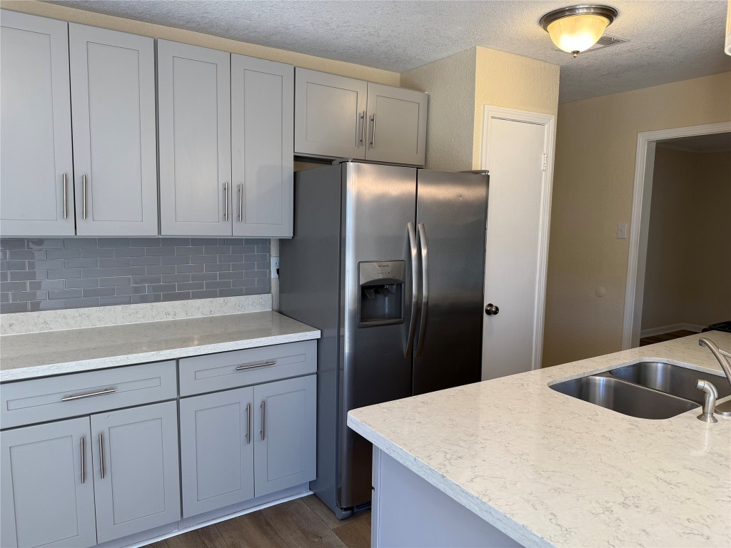 8414 Rinn Street Houston, TX 77078 - Photo 5 of 16