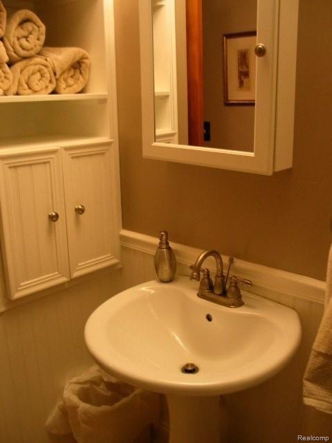 4149 Burns Road Linden, MI 48451 - Photo 14 of 25 Full Bath Down