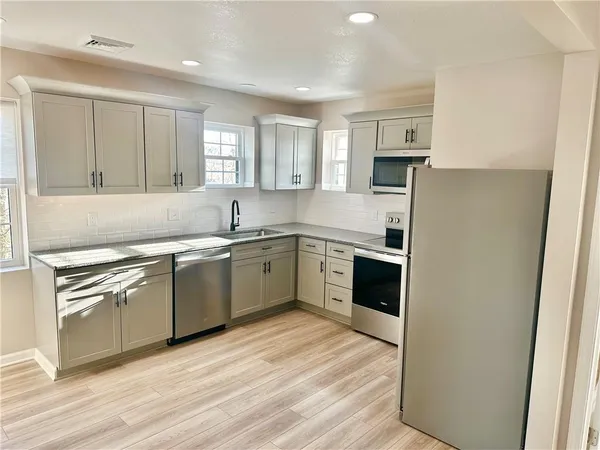 $1,500 | 197 West Main Street, Unit 2, Uniontown, PA 15401