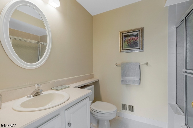 29 Edgewood Road Bedminster, NJ 07921 - Photo 25 of 37 Gallery Image 25