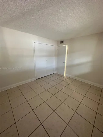 $1,950 | 2775 Taft Street, Unit 102, Hollywood, FL 33020