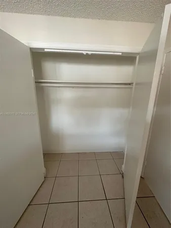 $1,950 | 2775 Taft Street, Unit 102, Hollywood, FL 33020