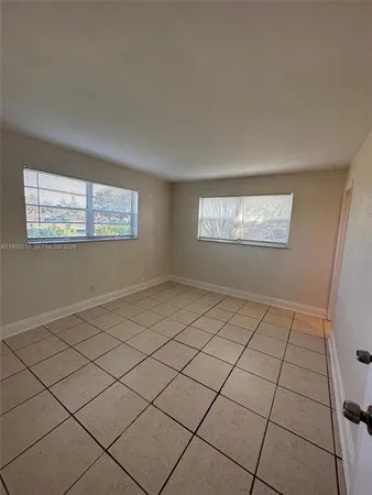 $1,950 | 2775 Taft Street, Unit 102, Hollywood, FL 33020