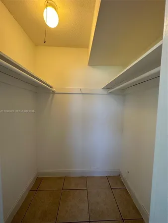 $1,950 | 2775 Taft Street, Unit 102, Hollywood, FL 33020