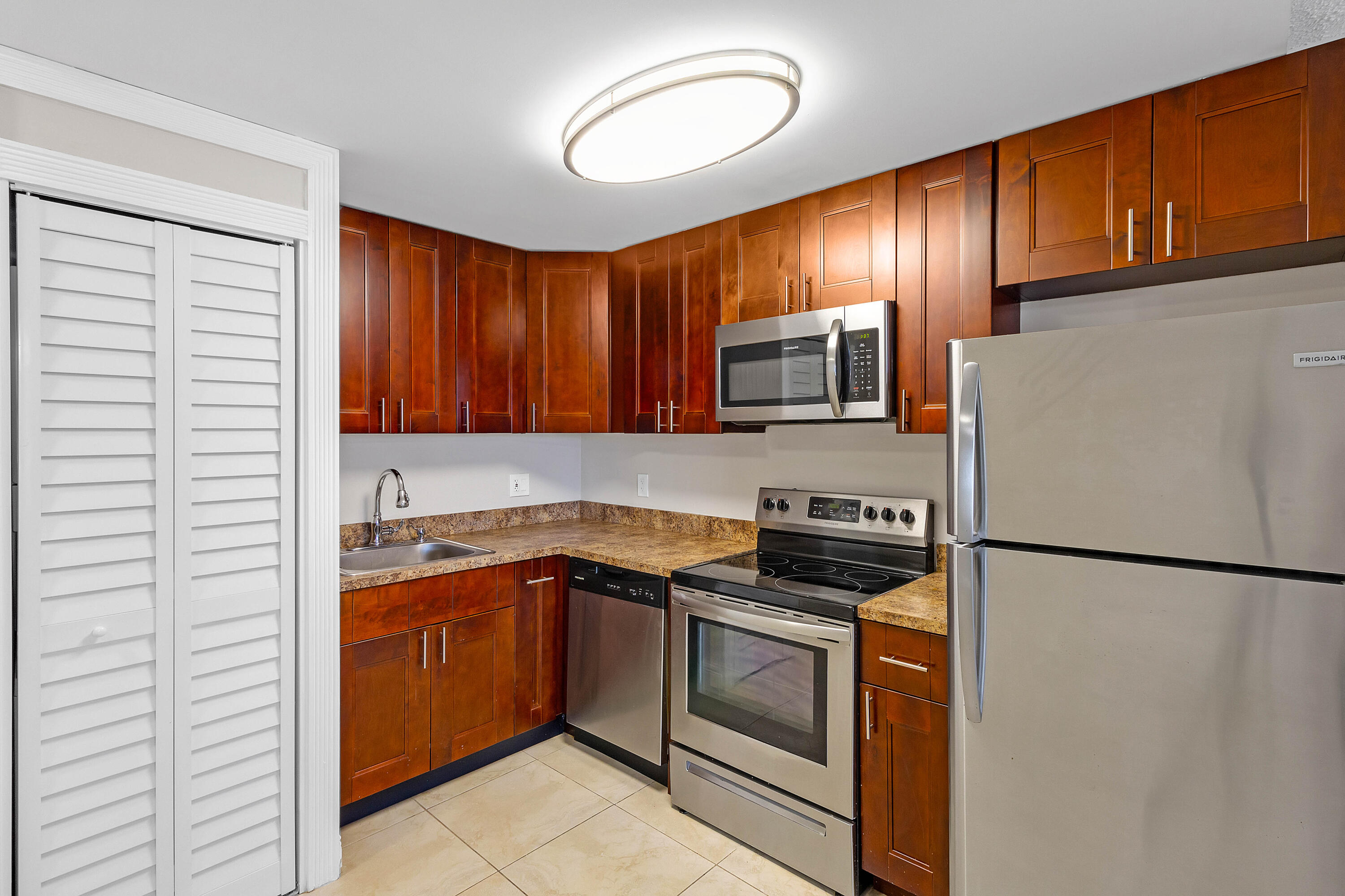 520 Northeast 44th Street Boca Raton, FL 33431 - Photo 10 of 24 520NE45THSTUNIT7-7