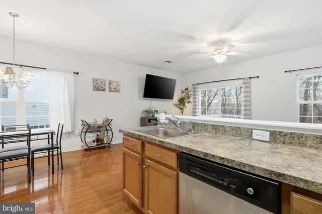 $329,900 | 1530 Crest Park Court, Bethlehem, PA 18015