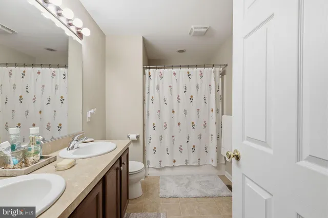 $329,900 | 1530 Crest Park Court, Bethlehem, PA 18015