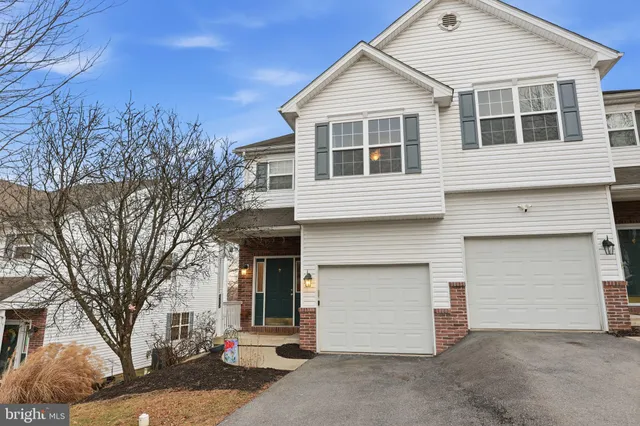 $329,900 | 1530 Crest Park Court, Bethlehem, PA 18015