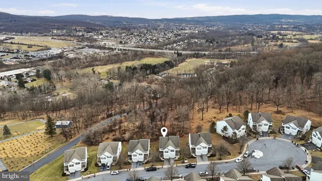 $329,900 | 1530 Crest Park Court, Bethlehem, PA 18015