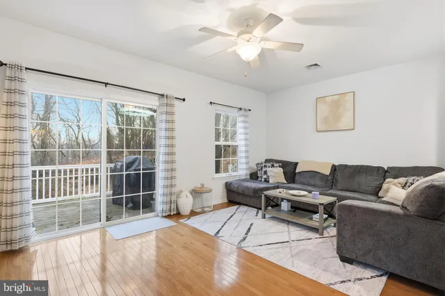 $329,900 | 1530 Crest Park Court, Bethlehem, PA 18015