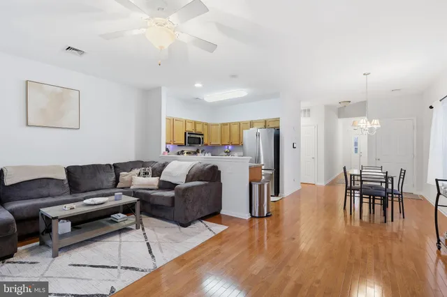 $329,900 | 1530 Crest Park Court, Bethlehem, PA 18015