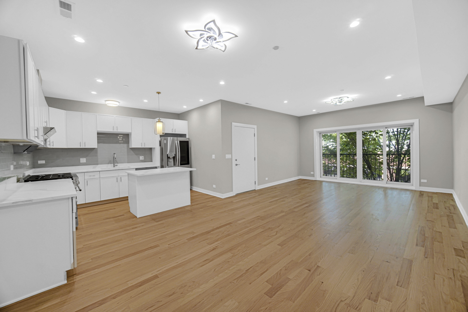 3225 South Halsted Street, Unit 2 Chicago, IL 60608 - Photo 5 of 23