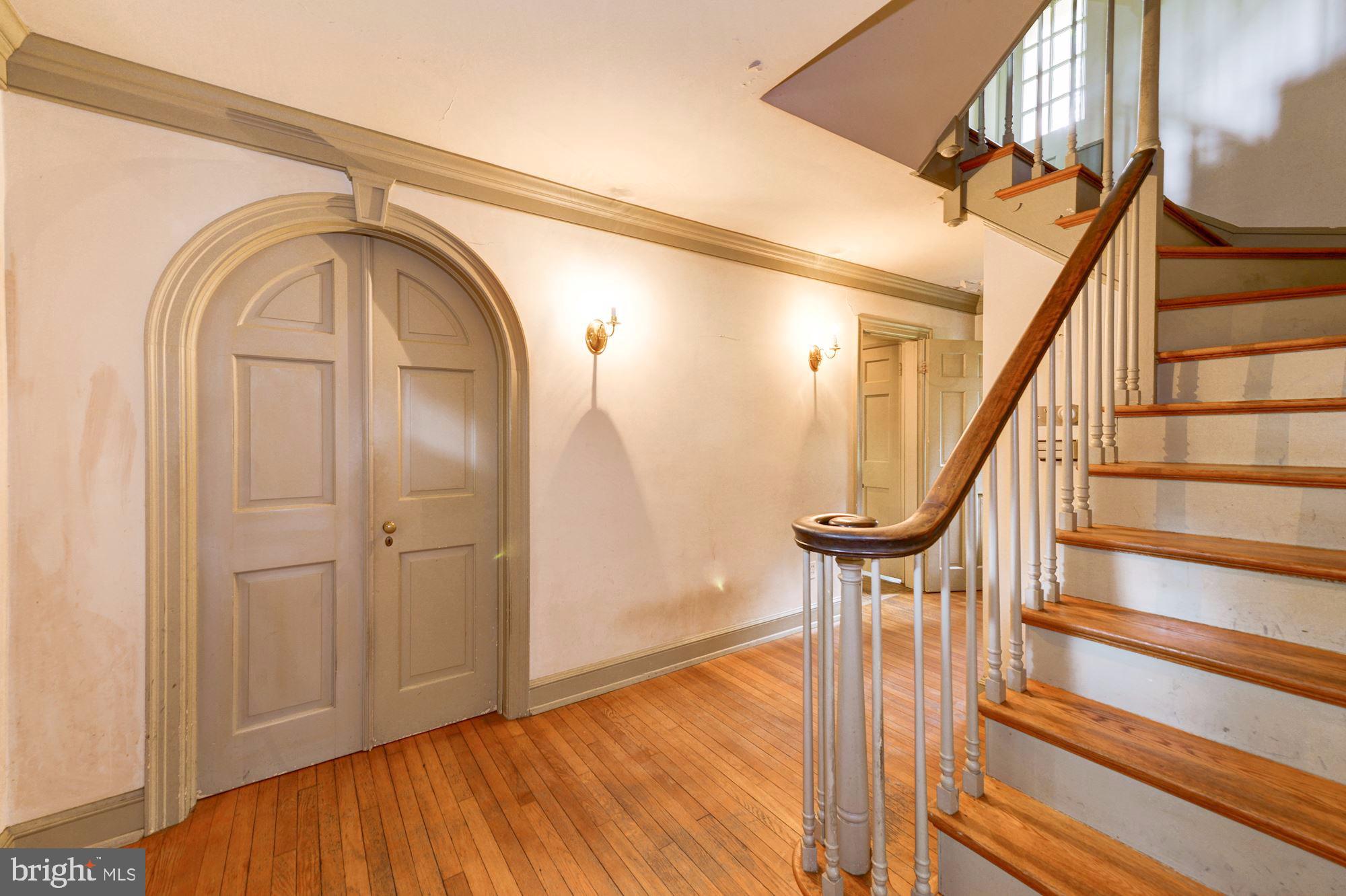 2035 Parkside Drive Northwest Washington, DC 20012 - Photo 8 of 17 Classic Moldings & Trimmings