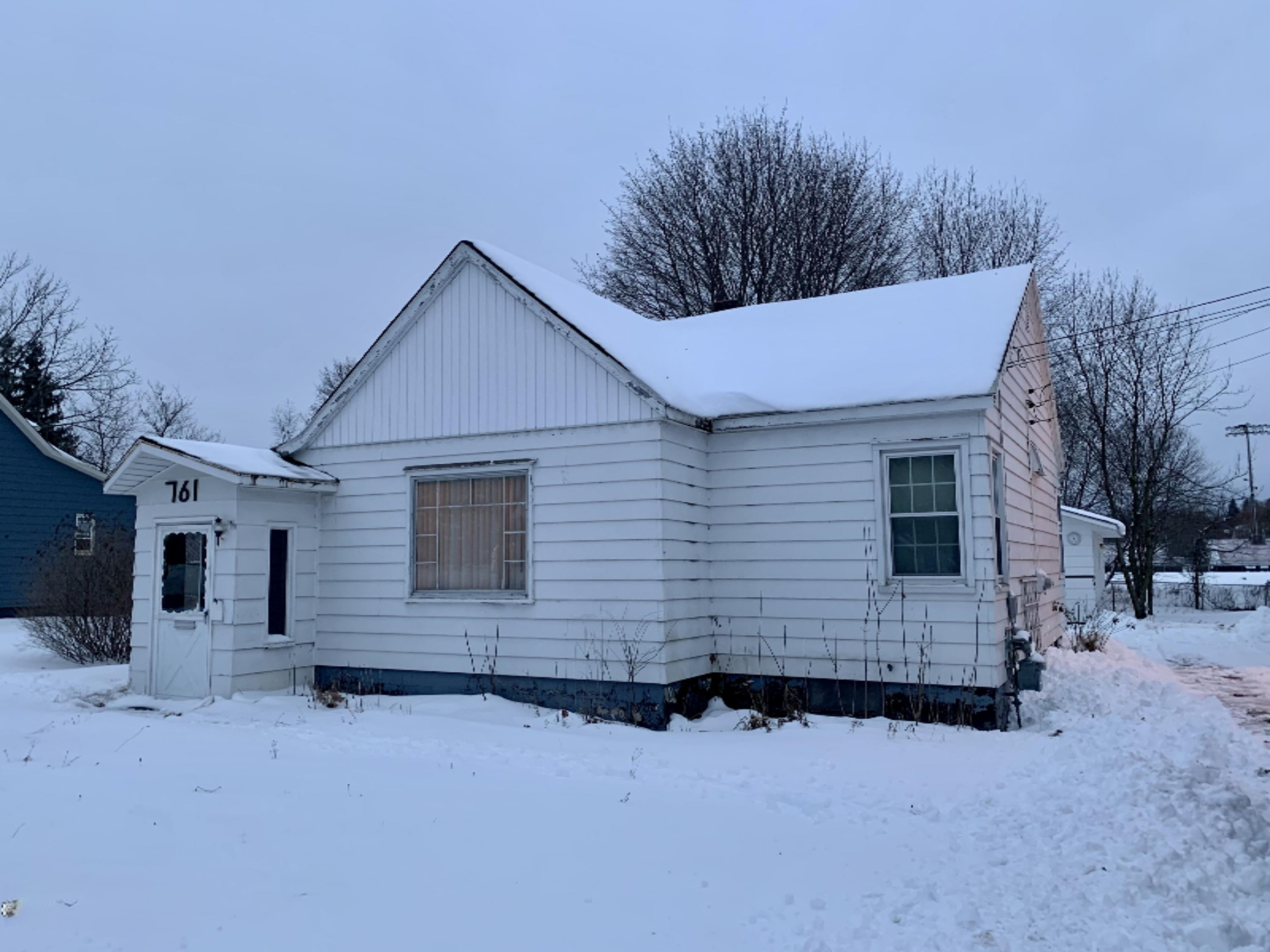 761 South Chestnut Street Reed City, MI 49677 - Photo 1 of 12 IMG-1518