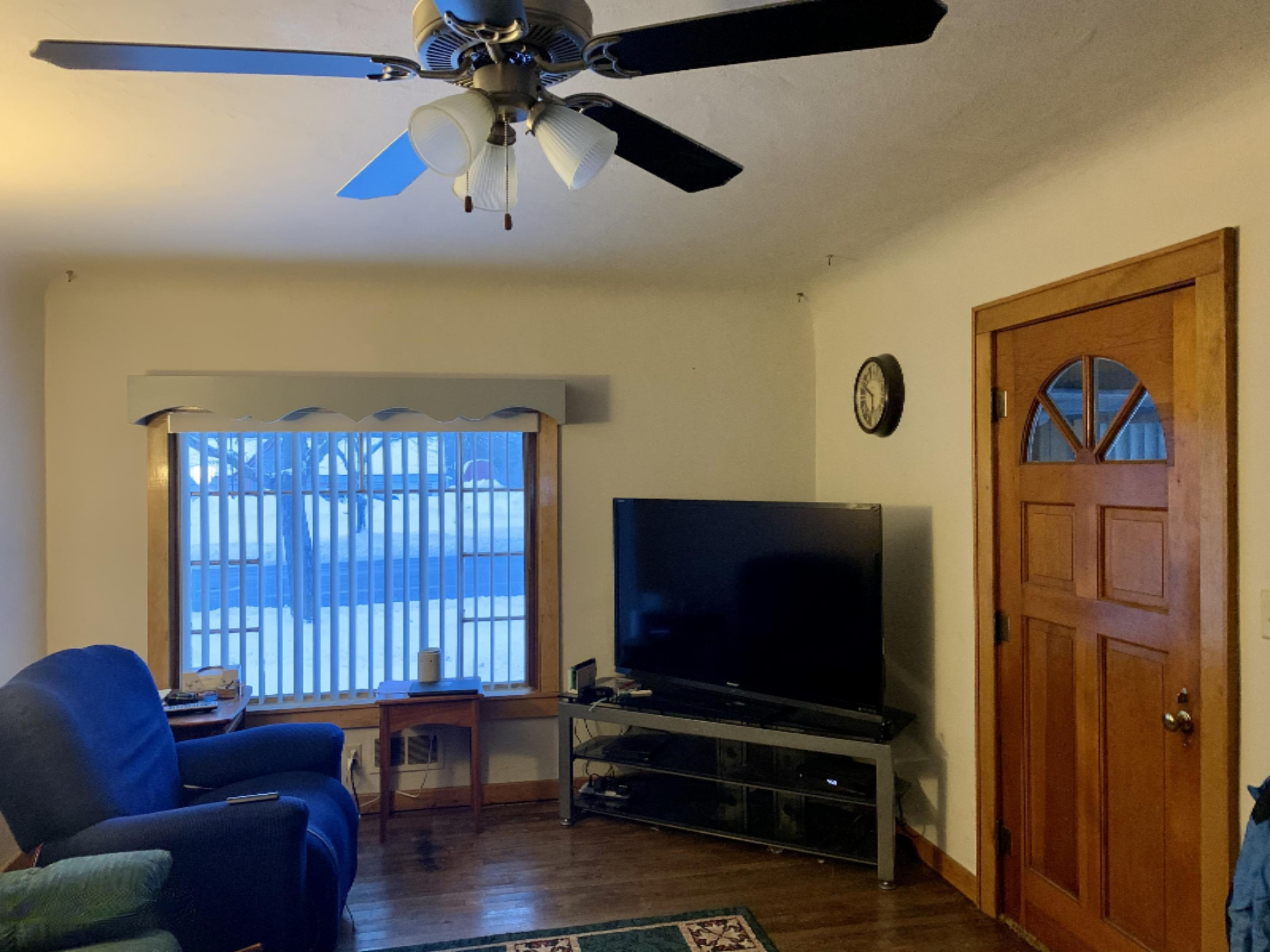 761 South Chestnut Street Reed City, MI 49677 - Photo 4 of 12 IMG-1511
