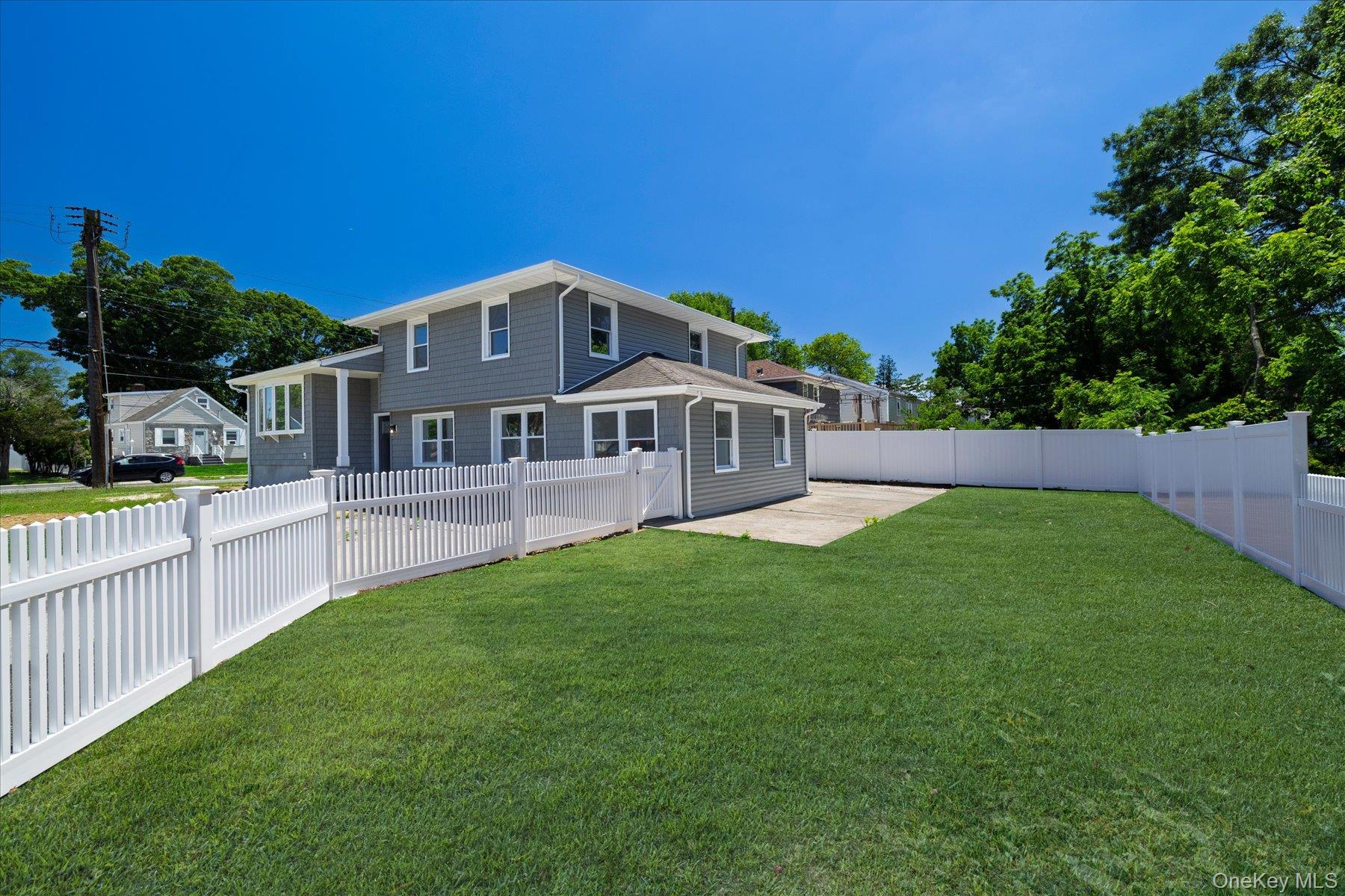 62 Alhambra Road Baldwin, NY 11575 - Photo 4 of 35