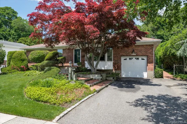 $1,050,000 | 102 Forest Drive, Jericho, NY 11753