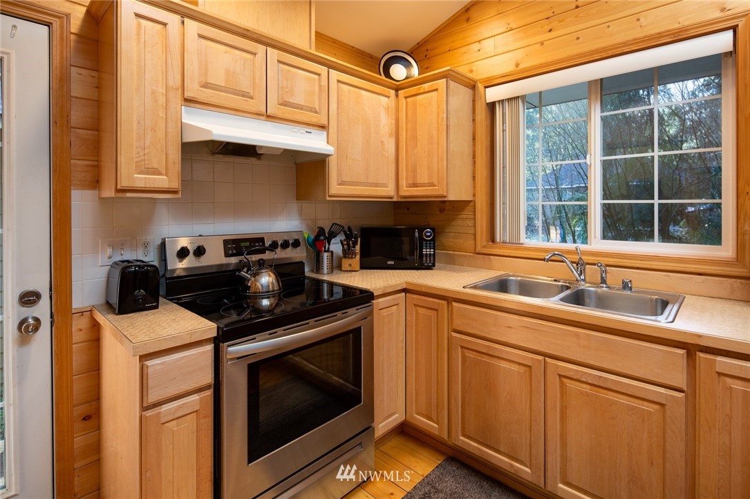 13007 Welcome Road Glacier, WA 98244 - Photo 13 of 26 Gallery Image 13
