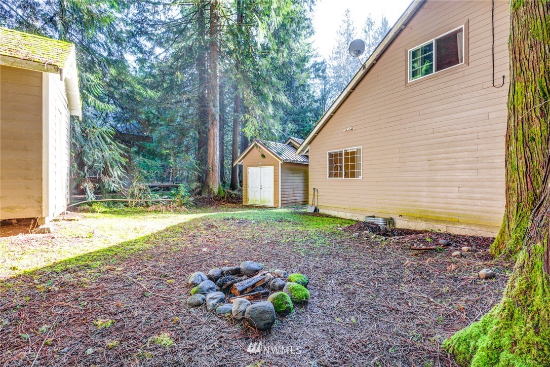 13007 Welcome Road Glacier, WA 98244 - Photo 5 of 26 Gallery Image 5