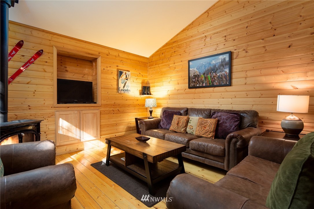13007 Welcome Road Glacier, WA 98244 - Photo 7 of 26 Gallery Image 7