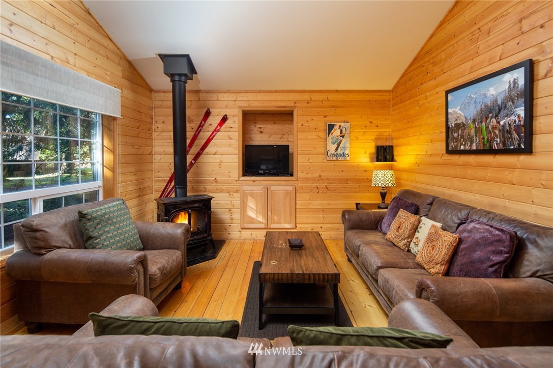 13007 Welcome Road Glacier, WA 98244 - Photo 9 of 26 Gallery Image 9