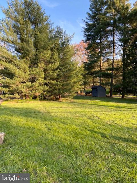 551 New Road Southampton, PA 18966 - Photo 13 of 25 Front Yard