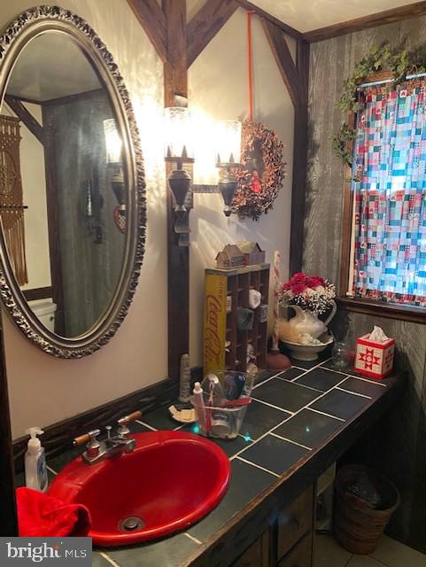 551 New Road Southampton, PA 18966 - Photo 19 of 25 Hall Bathroom