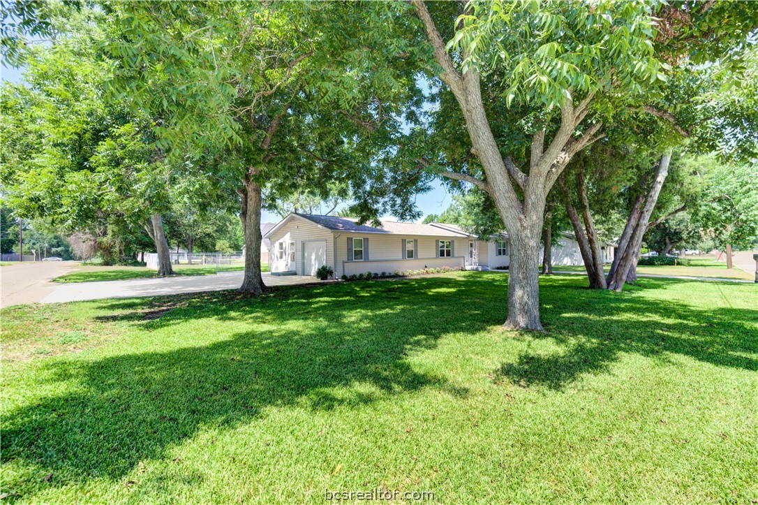 703 Horlock Street Navasota, TX 77868 - Photo 32 of 37