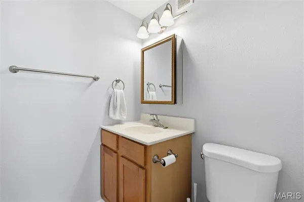 $159,900 | 5330 Pershing Avenue, Unit 807, St. Louis, MO 63112