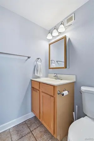 $159,900 | 5330 Pershing Avenue, Unit 807, St. Louis, MO 63112
