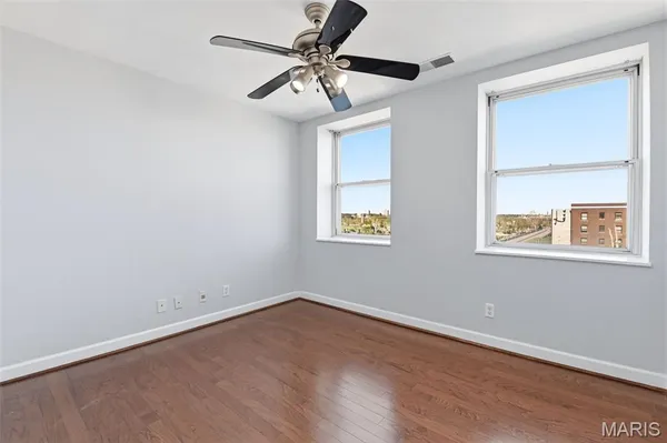 $159,900 | 5330 Pershing Avenue, Unit 807, St. Louis, MO 63112