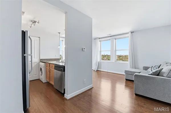 $159,900 | 5330 Pershing Avenue, Unit 807, St. Louis, MO 63112