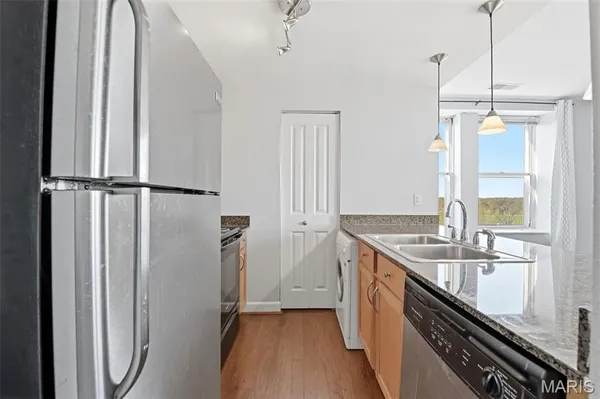 $159,900 | 5330 Pershing Avenue, Unit 807, St. Louis, MO 63112