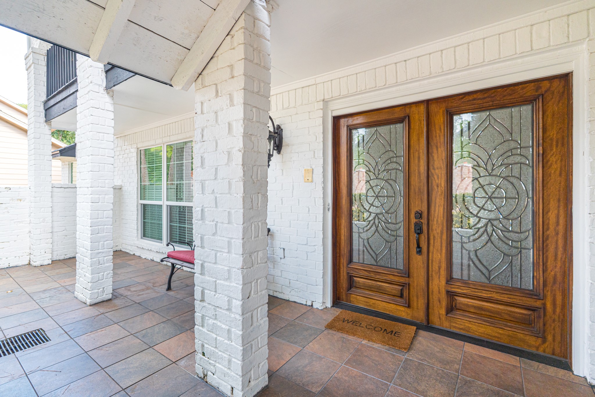 16902 Summit Oaks Lane Spring, TX 77379 - Photo 4 of 49 a view of an entryway with a livingroom