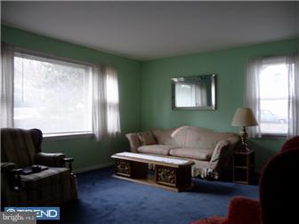 1501 Lucon Road Oreland, PA 19075 - Photo 3 of 12 Living Room